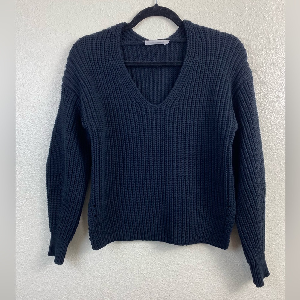 Everlane Black Chunky Knit V-Neck Cozy Balloon Long Sleeve Sweater women’s XS‎